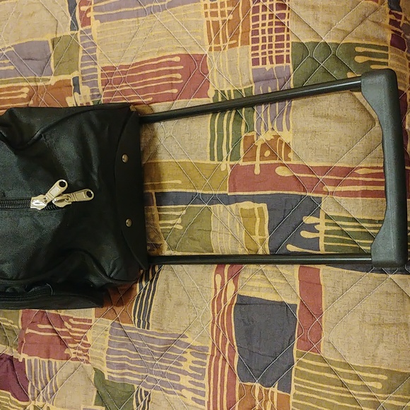 Black. Weekend overnight bag - Picture 3 of 5